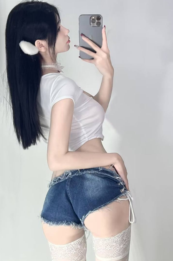 皇马对阵阿森纳直播：明星球员动态实时追踪